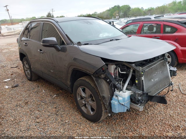 Salvage Toyota RAV4 Image