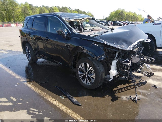Salvage Nissan Rogue Image