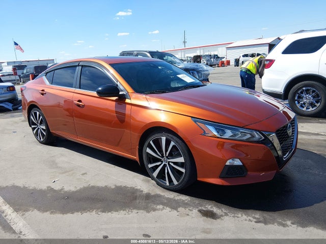 Salvage Nissan Altima Image