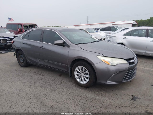 Salvage Toyota Camry Image