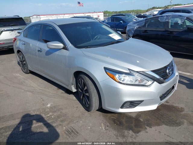 Salvage Nissan Altima Image
