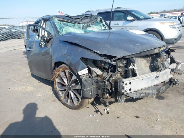 Salvage Nissan Maxima Image