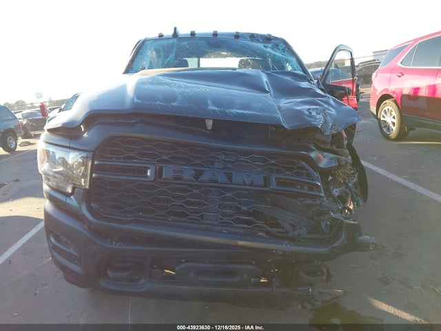 Ram 2500 Tradesman  4x4 6'4 Box