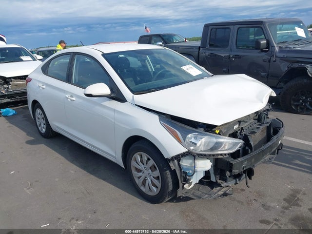 Salvage Hyundai ACCENT Image