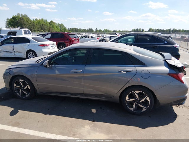 Hyundai ELANTRA Sel