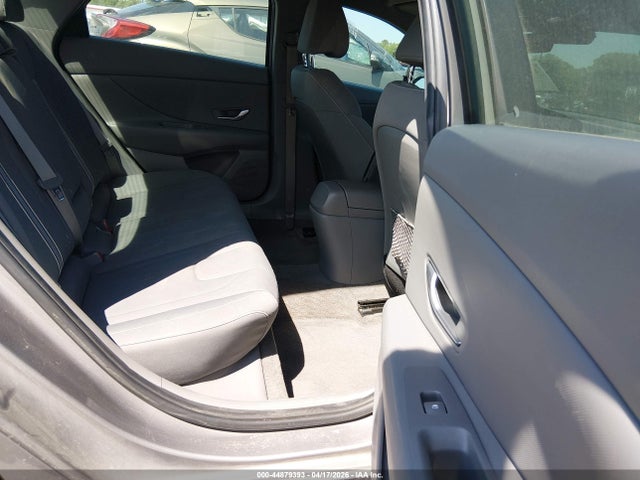 Hyundai ELANTRA Sel