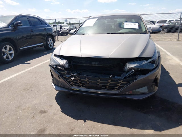 Hyundai ELANTRA Sel