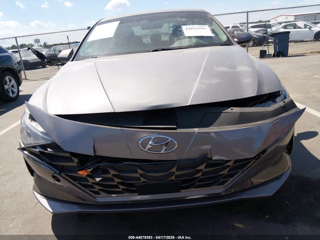 Hyundai ELANTRA Sel