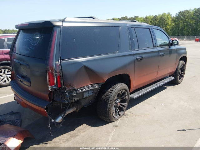 Chevrolet Suburban Lt