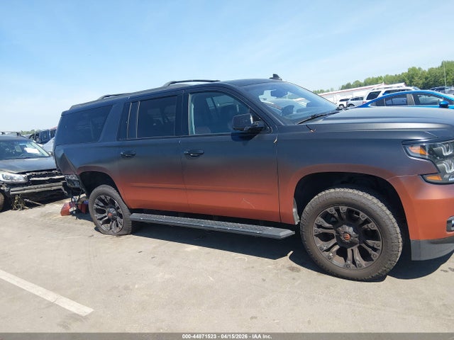 Chevrolet Suburban Lt