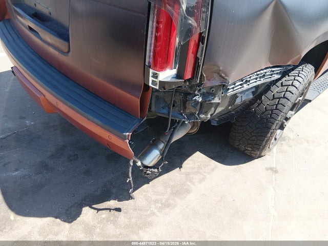 Chevrolet Suburban Lt