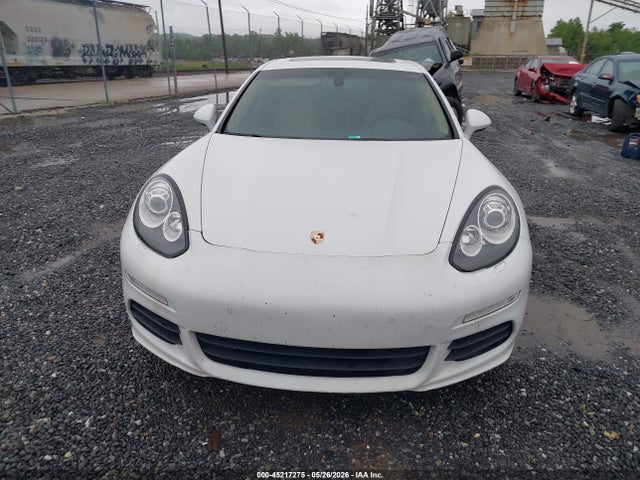Porsche Panamera 4