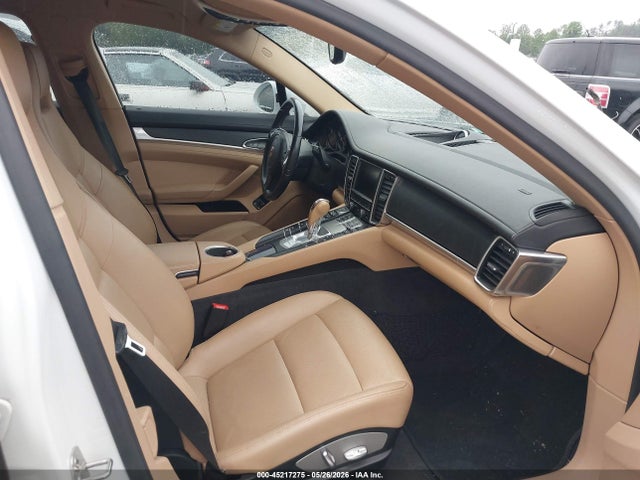 Porsche Panamera 4