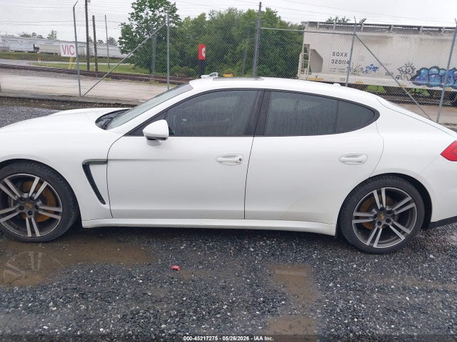 Porsche Panamera 4