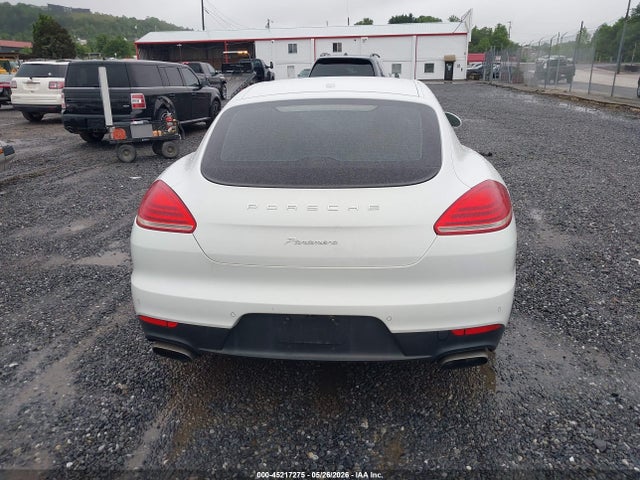 Porsche Panamera 4