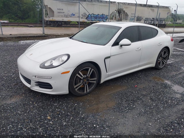 Porsche Panamera 4
