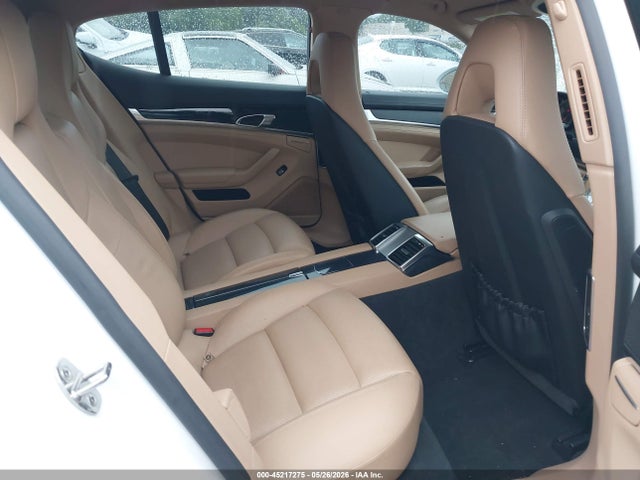 Porsche Panamera 4