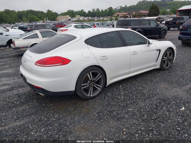 Porsche Panamera 4