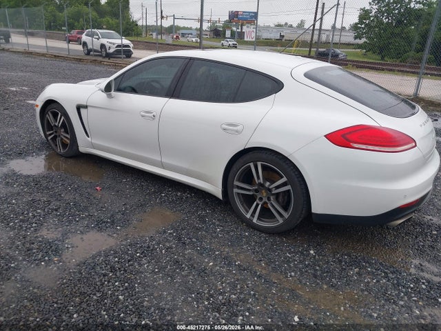 Porsche Panamera 4
