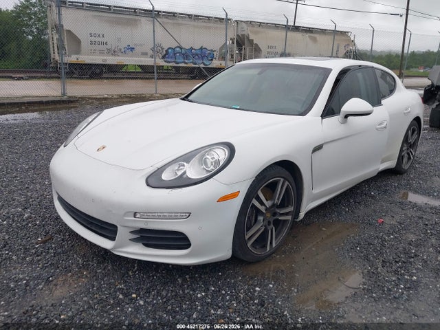 Porsche Panamera 4