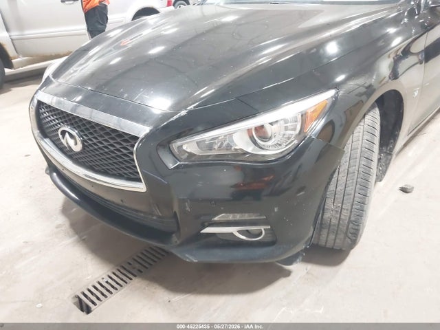 INFINITI Q50 Premium