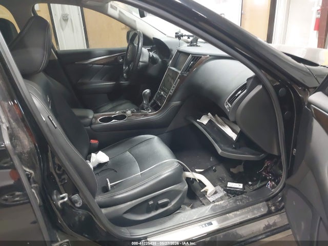 INFINITI Q50 Premium