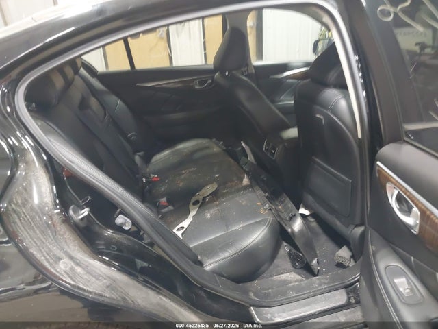 INFINITI Q50 Premium