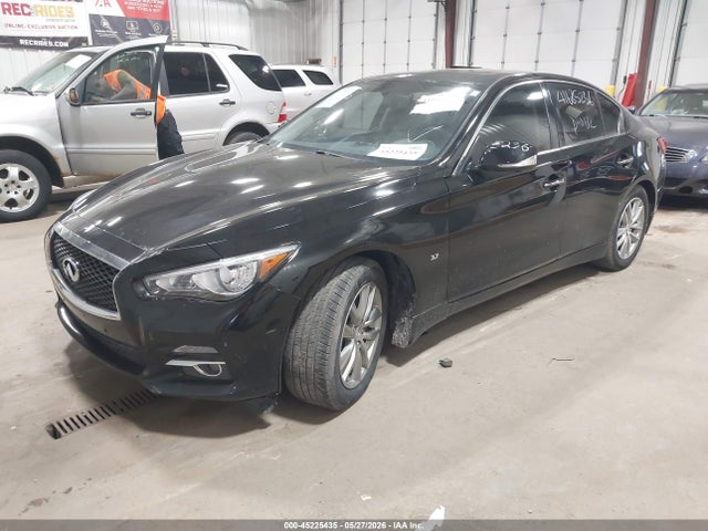 INFINITI Q50 Premium