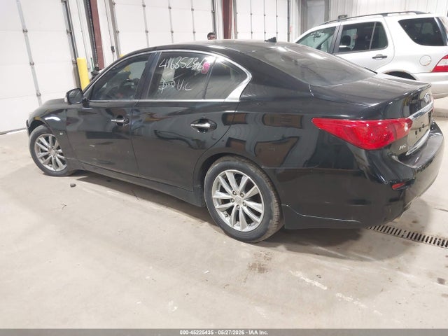 INFINITI Q50 Premium