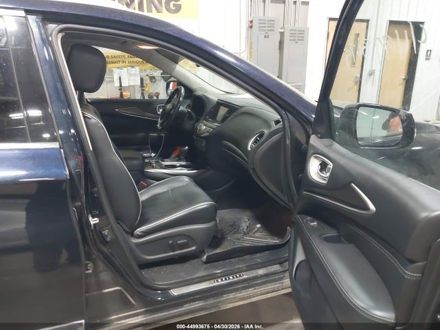INFINITI Qx Luxe