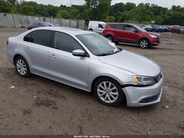 Salvage Volkswagen Jetta Image