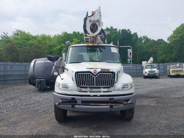 International 4000 4400