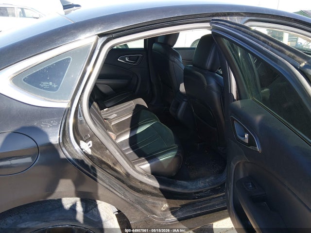 Chrysler 200 Limited Platinum