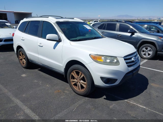 Salvage Hyundai SANTA FE Image