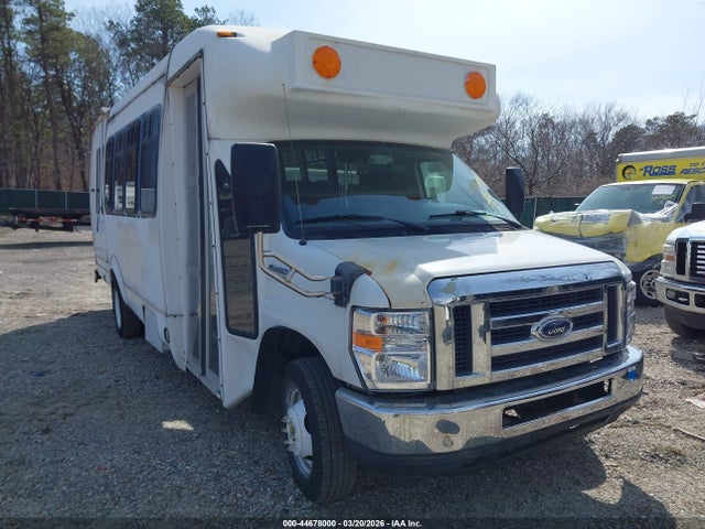 Salvage Ford E-450 Image
