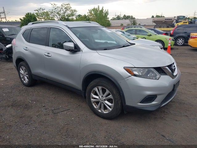 Salvage Nissan Rogue Image