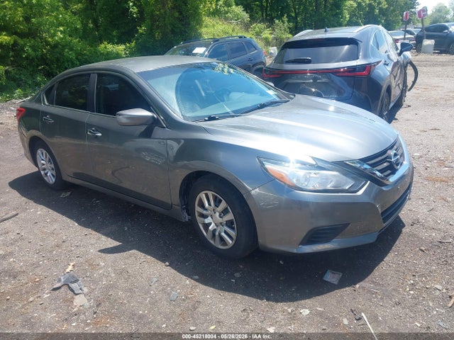 Salvage Nissan Altima Image