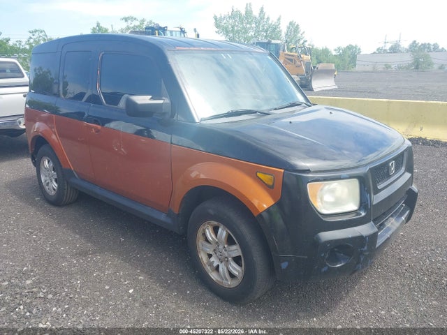 Salvage Honda Element Image