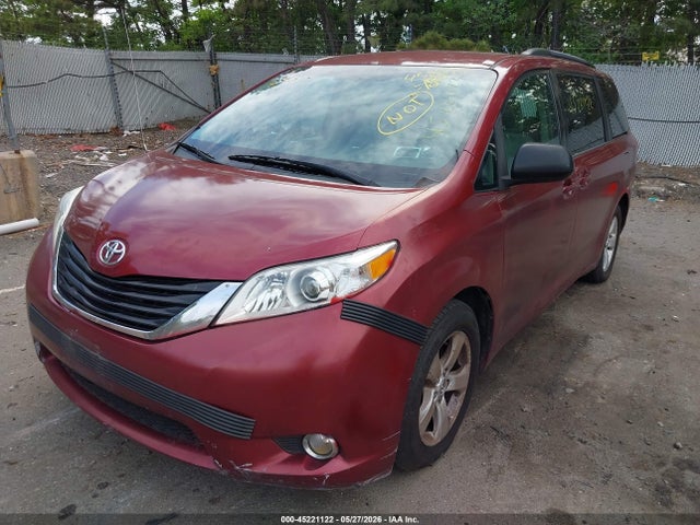 Toyota Sienna Le V6 8 Passenger