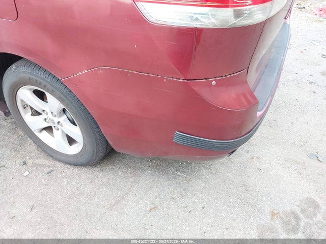Toyota Sienna Le V6 8 Passenger