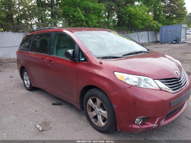 Salvage Toyota Sienna Image