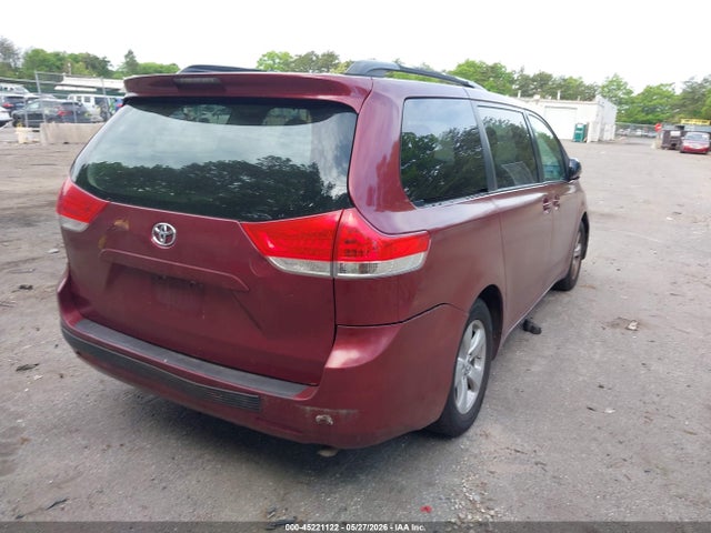 Toyota Sienna Le V6 8 Passenger