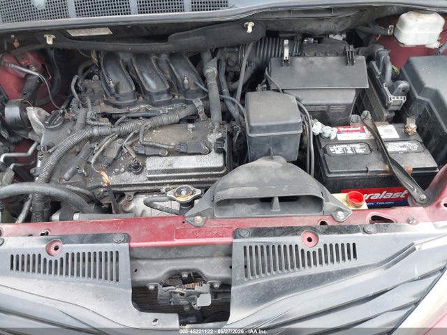 Toyota Sienna Le V6 8 Passenger