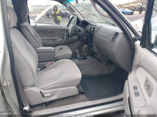 Toyota Tacoma Base V6