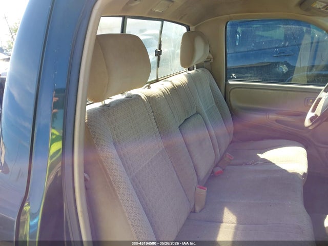 Toyota Tundra Base V8