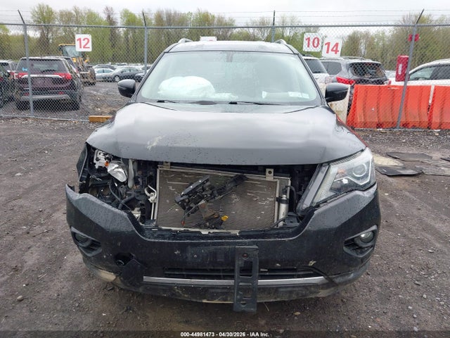 Nissan Pathfinder Sv