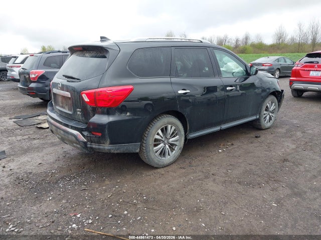 Nissan Pathfinder Sv