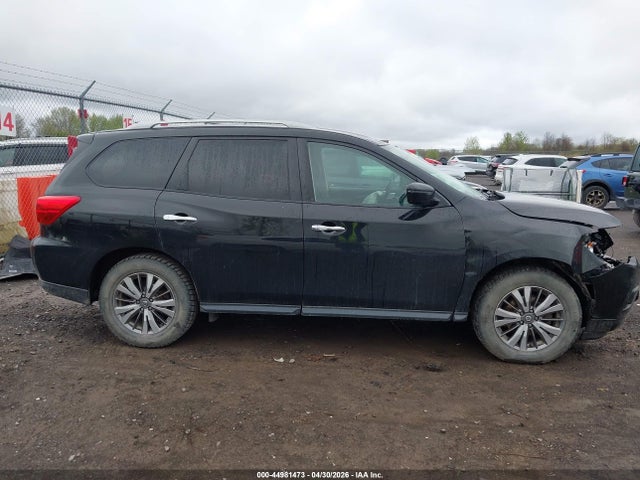 Nissan Pathfinder Sv