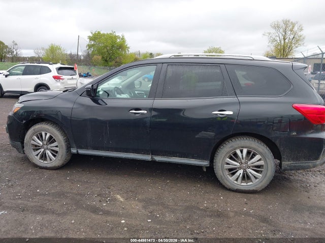Nissan Pathfinder Sv
