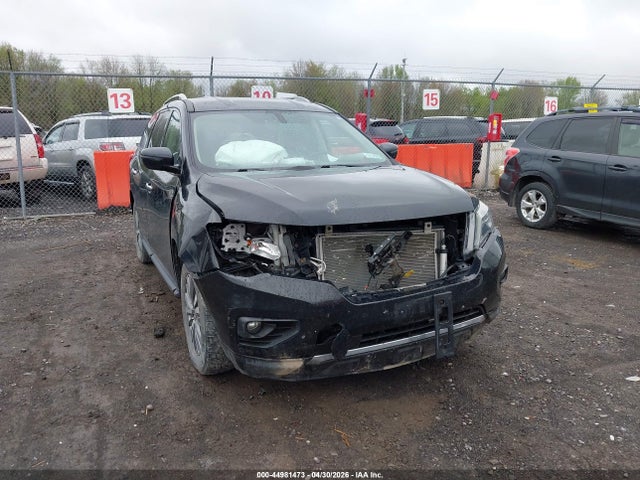 Nissan Pathfinder Sv